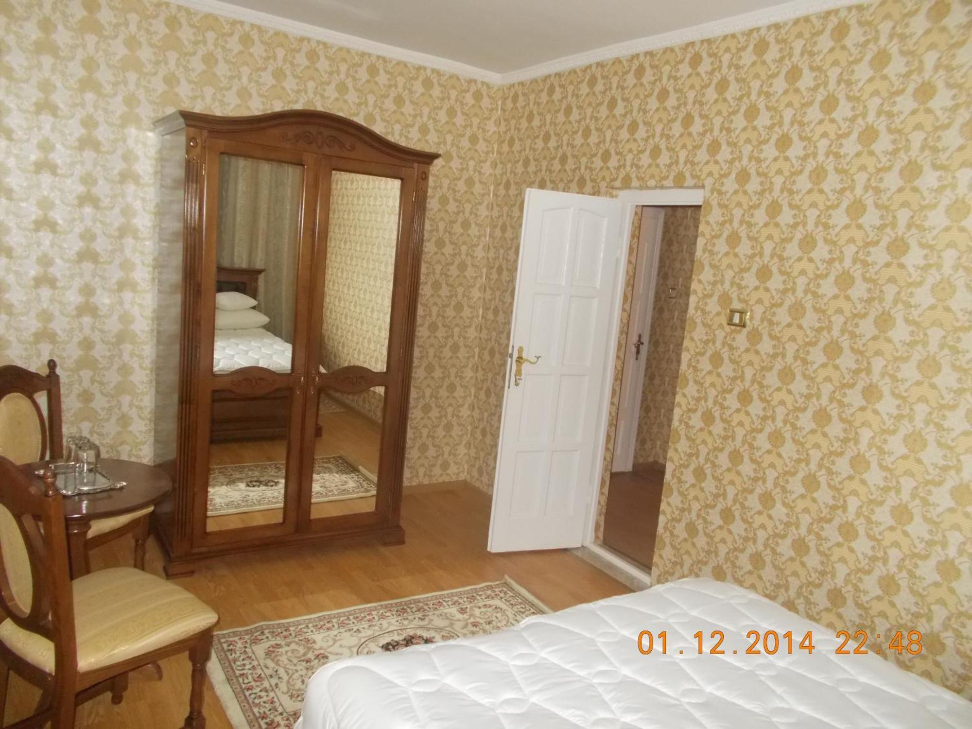 Pensiunea Lari Baile 1 Mai Kamer foto